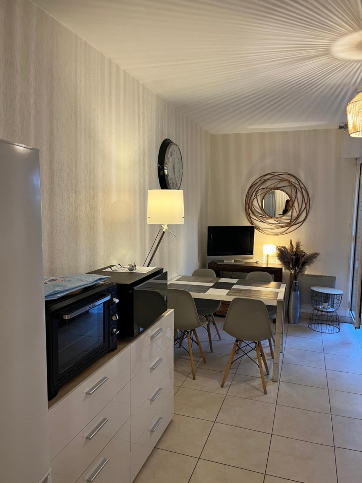 אקס-אן-פרובאנס Appartement T2 Avec Terrasse Centre Ville D'Aix En Provence מראה חיצוני תמונה